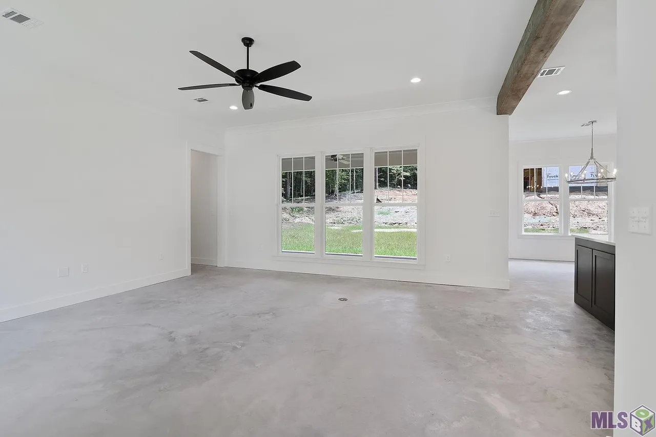 Minature Rd - Image 19